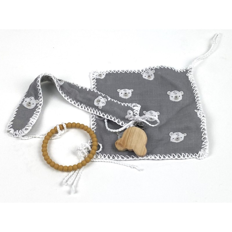 Kinderspielzeug aus Arvenholz-Beissring aus Silicone braun mit Clip auf Arvenholz- Kinderspielzeug aus Arvenholz-Beissring aus Silicone braun mit Clip auf Arvenholz-
